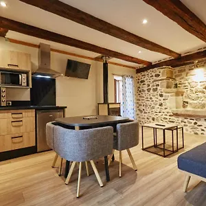 Hébergement de vacances Jolie Maison Deux Et Canapé-lit #au Cœur Du Village#, Sainte-Eulalie-d'Olt